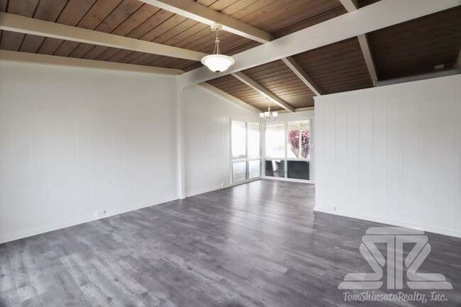 Foto del edificio - 3 Bedrooms | 1 Bathroom | Carport | Pearl ...