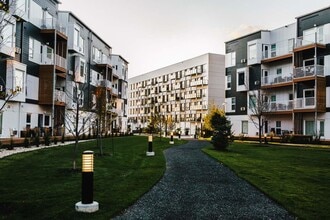 Building Photo - The Spot At Tuxedo Point