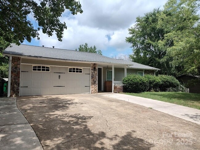 Building Photo - 11115 Vista Haven Dr