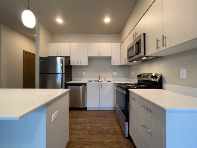 Building Photo - Deer Haven Apartments