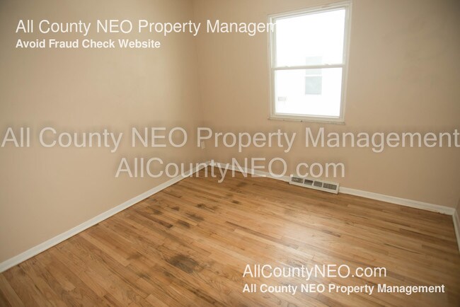 Building Photo - 1857 Cameroon Ct