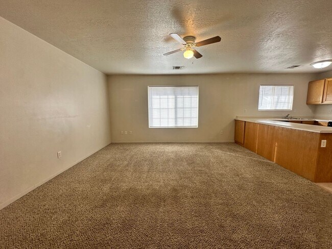 Foto del edificio - 2 bedroom, 2 bath apartment