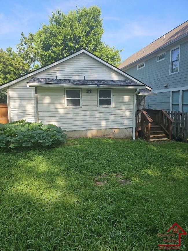 Building Photo - 2412 Chapel Ave