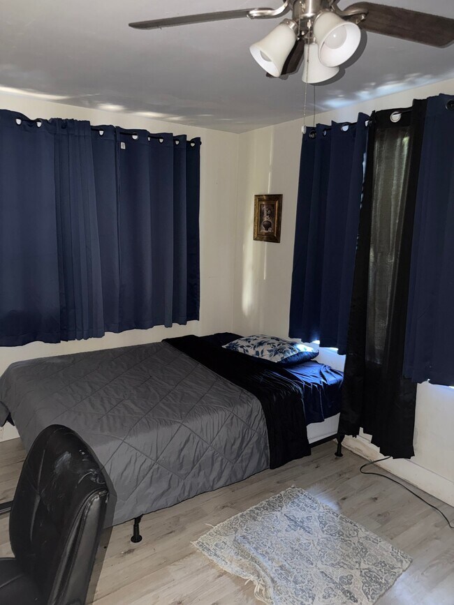 Foto del edificio - 3210 SW 16th Ct