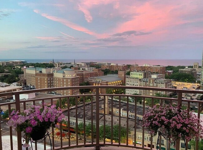 Foto del edificio - 807 Davis St