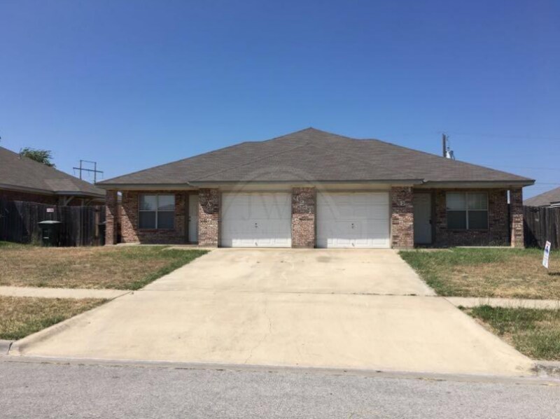 4211 Thunder Creek Dr Unit A, Killeen, TX 76549 Room for Rent in