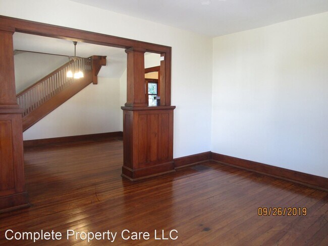 Building Photo - 5 br, 2.5 bath House - 1219 Thornburg