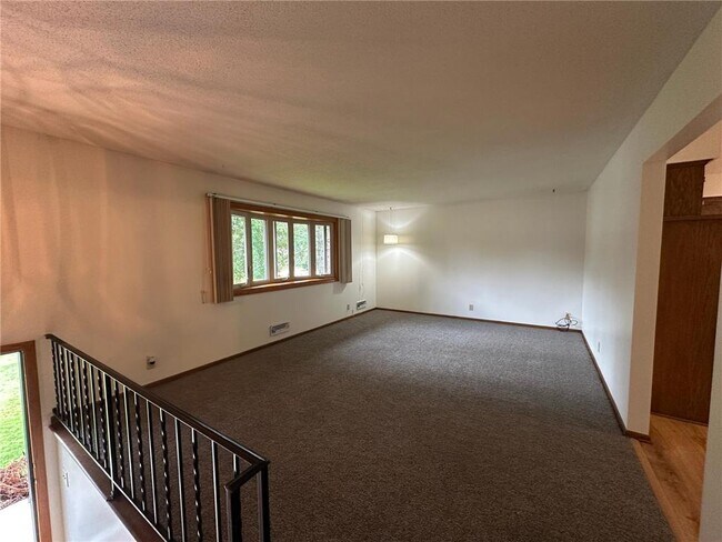 Foto del edificio - 9350 Syndicate Ave