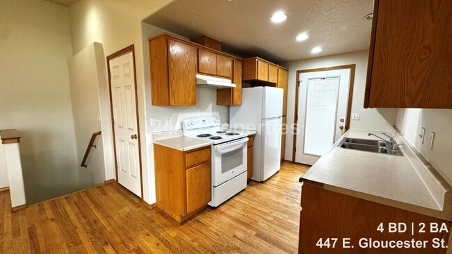 Building Photo - 2025-445MF