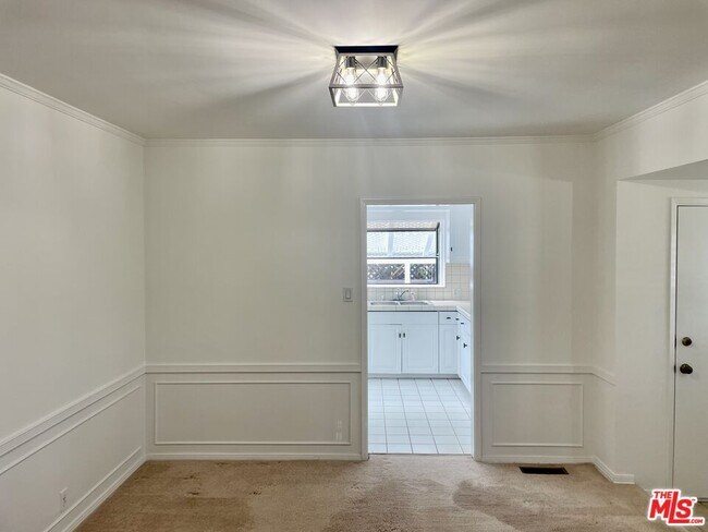 Building Photo - 744 Iliff St