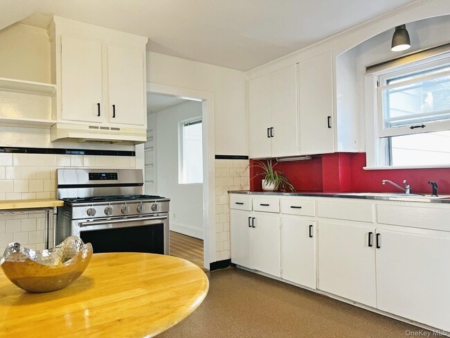 Building Photo - 154 Hudson Terrace