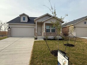 Building Photo - 545 Sormonne Lp