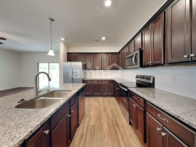 Building Photo - 2974 Hill Valley Ln