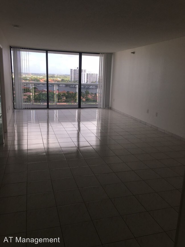 Foto del edificio - 20505 E Country Club Dr