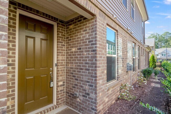 Available immediately - 728 Lampwick Ln