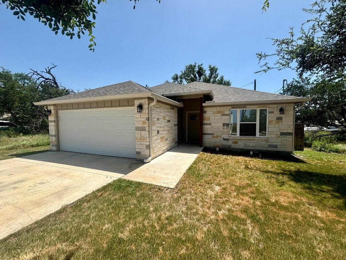 Foto principal - 713 Maple Ln