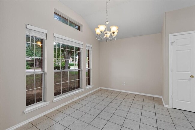 Building Photo - 1404 River Oak Dr
