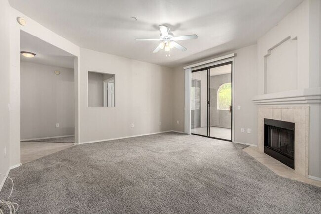 Foto del edificio - 2-bedroom 2 bath condo in Gated Community ...