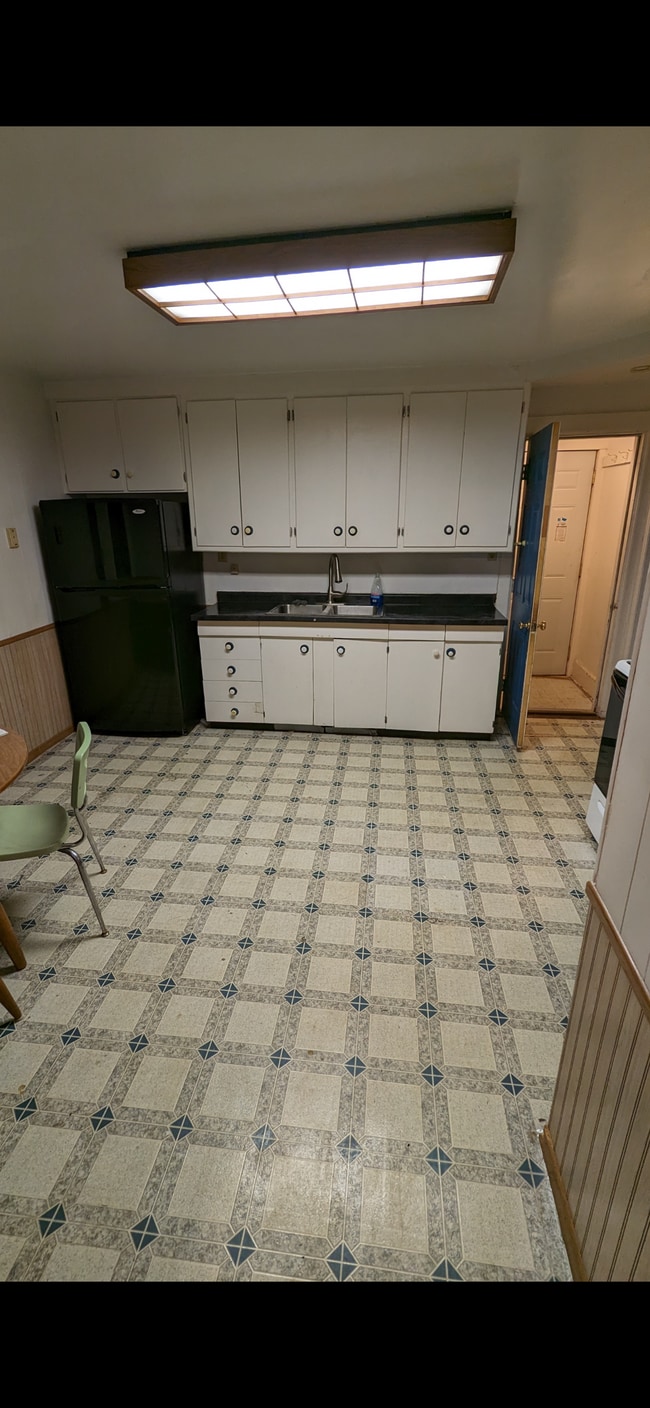 Building Photo - 1037 25th St