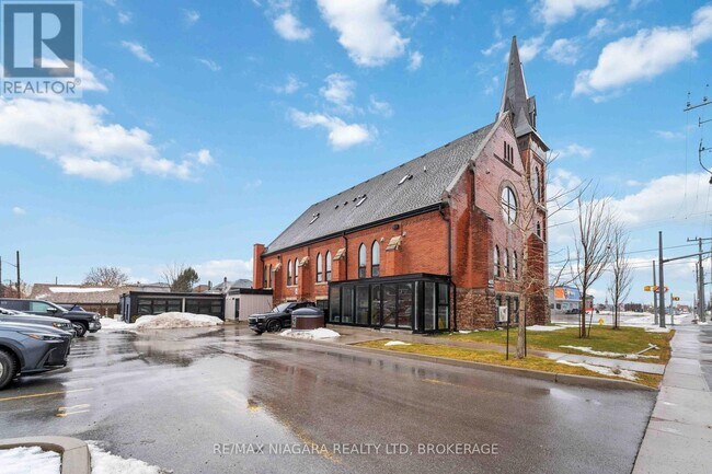 Photo du bâtiment - 405 Merritt St