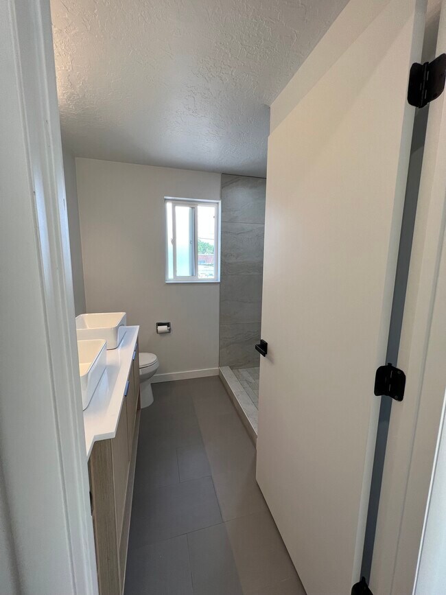 Bathroom - 282 E Downington Ave
