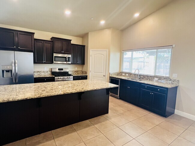 Foto del edificio - 9223 Oak Garden Ln