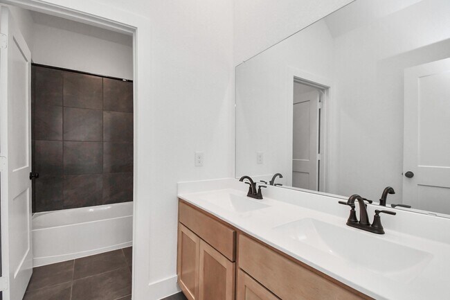 Foto del edificio - 4911 Perennial Ct