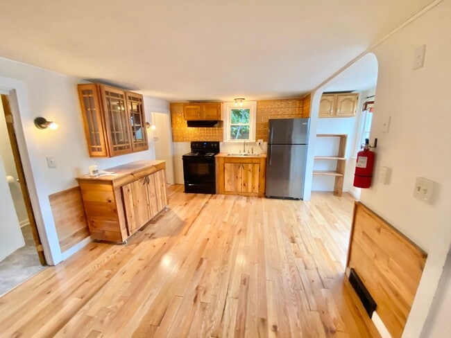 Photo - 132 N Champlain St Apartment