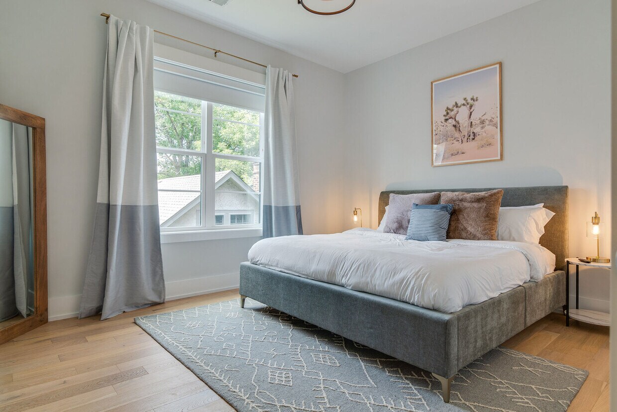 Foto principal - 119 Acklen Park Dr