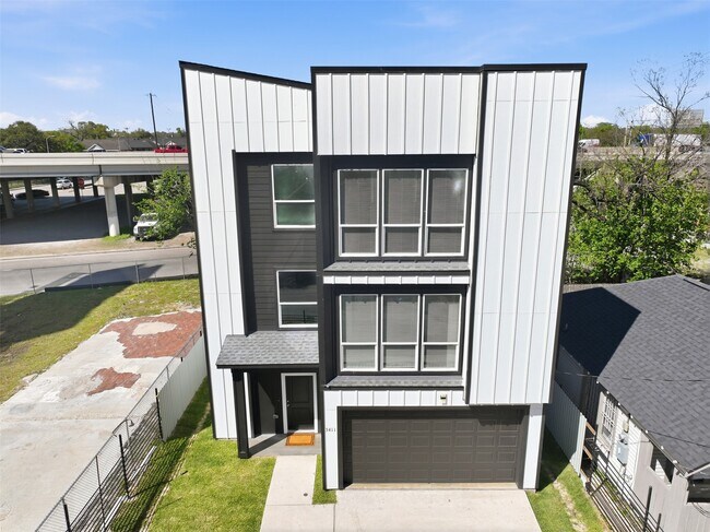 Foto del edificio - 3411 Nance St