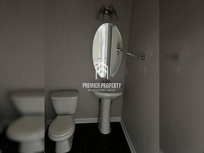 Building Photo - 213 Whitestone Dr NE