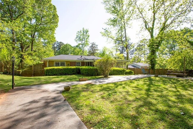 Building Photo - 4035 Brookcrest Cir