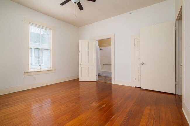 Building Photo - 1211 Holly St