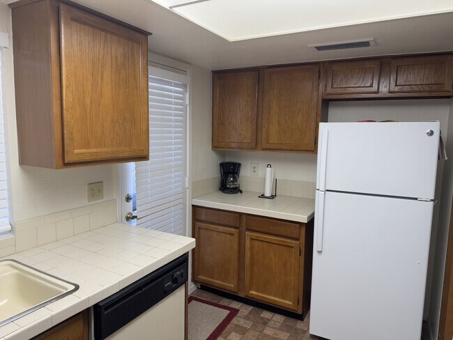 Foto del edificio - 5518 E Lindstrom Ln