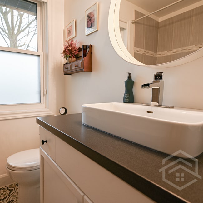 Photo du bâtiment - Family Home with Heated Shop in Otterville!!