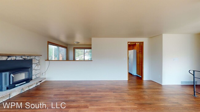 Foto del edificio - 4 br, 3 bath House - 812 S 235th Pl