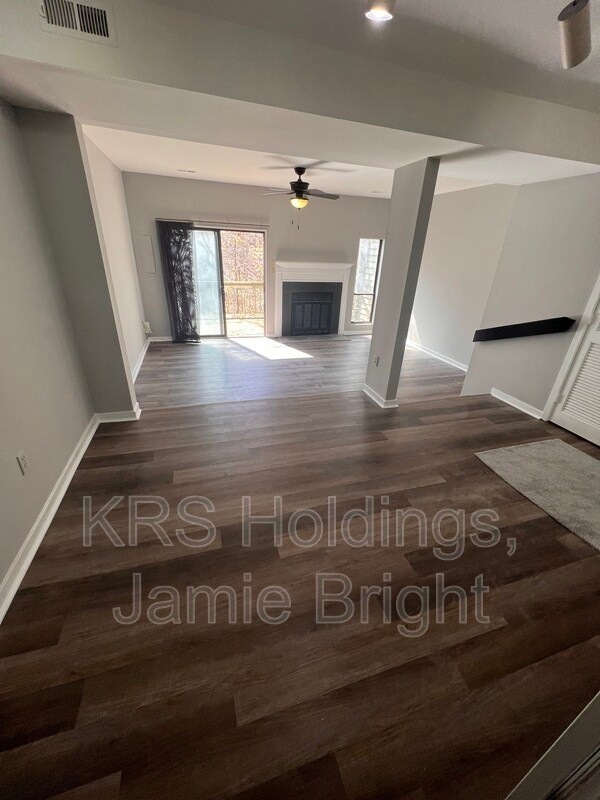 Foto del edificio - 9635 Groundhog Dr