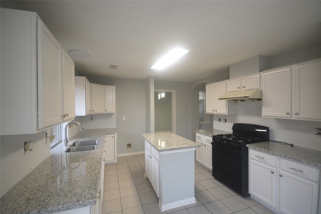 Building Photo - 1622 Regal Blue Ct