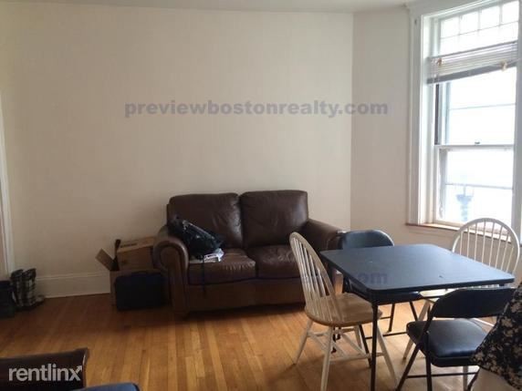 Building Photo - 1677 Beacon St