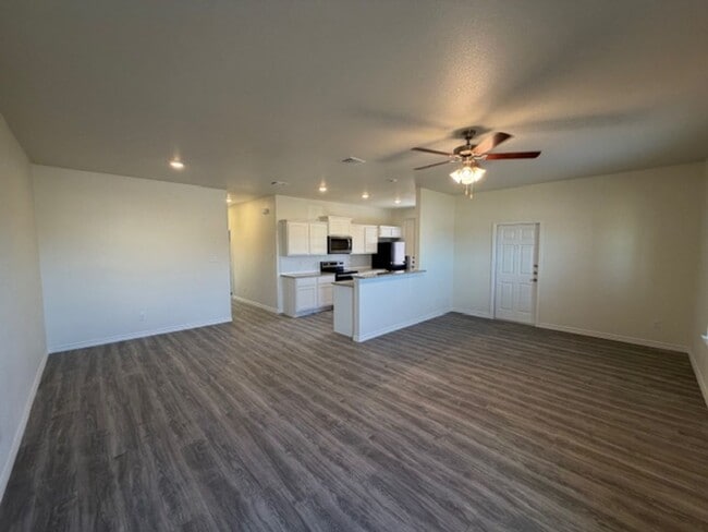 Building Photo - 1624 Pima Trail