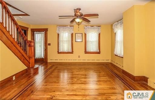 Foto del edificio - 186 Prospect Plains Rd