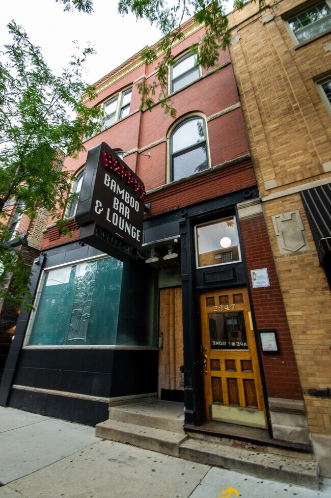 Foto del edificio - 2247 N Lincoln Ave