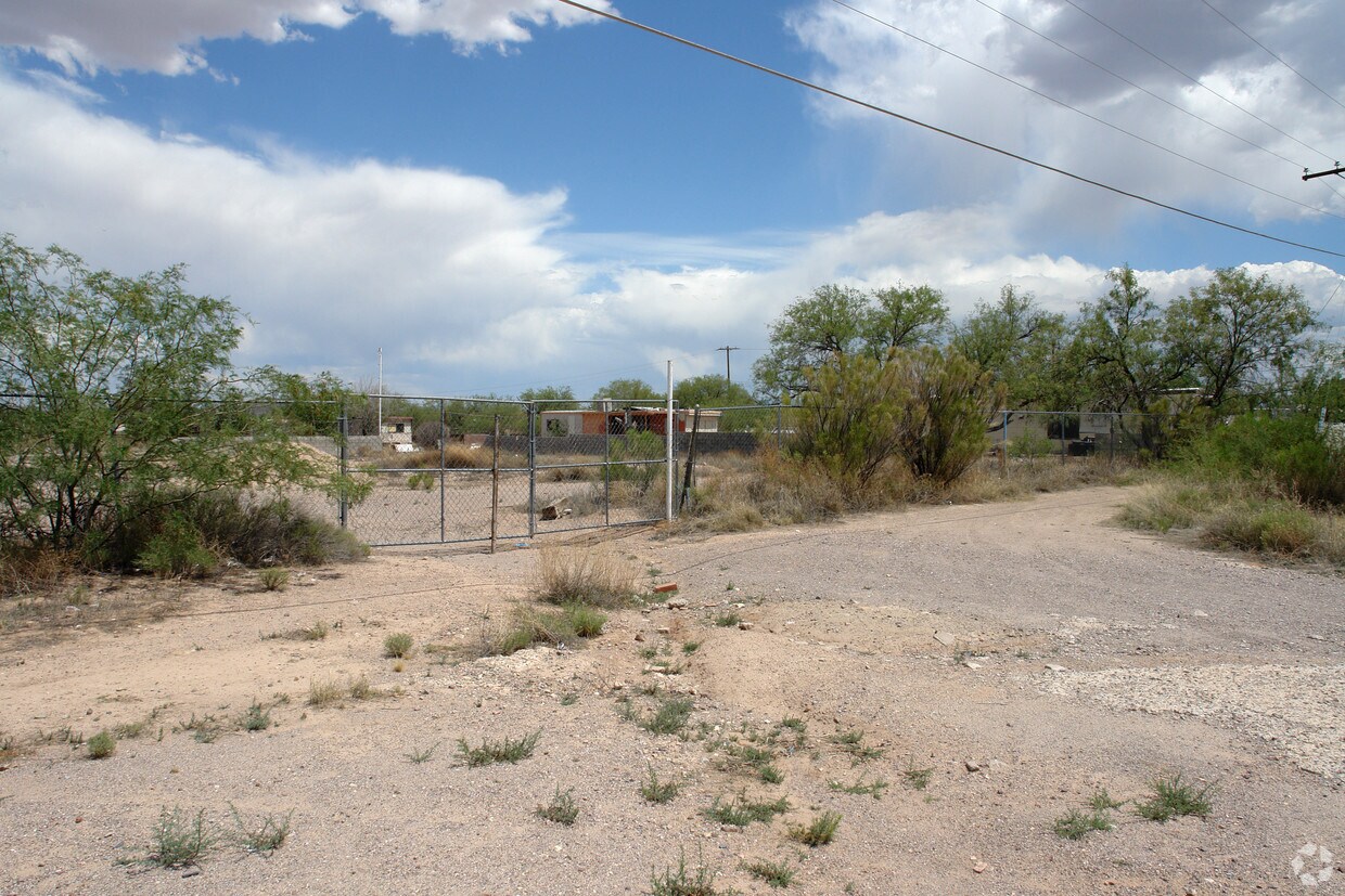 Primary Photo - 7111 S Cardinal Ave