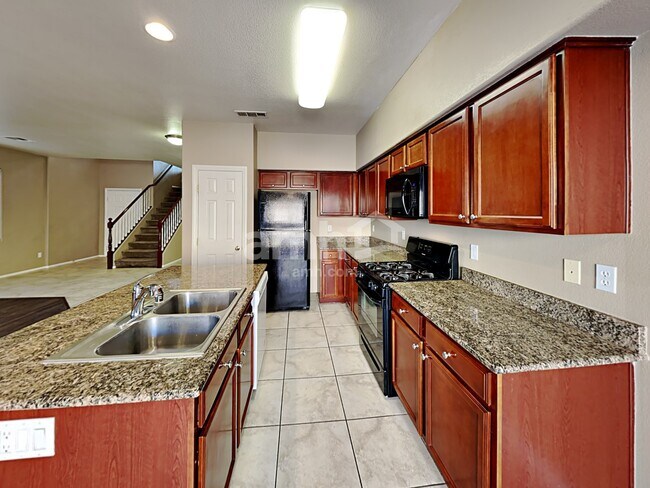 Building Photo - 7947 Dexter Falls St