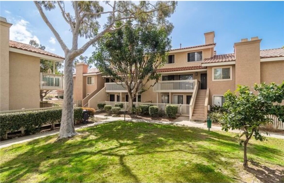 Foto principal - 19185 Shoreline Ln