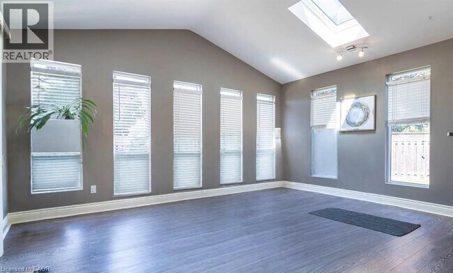 Building Photo - 3829 Northwood Dr