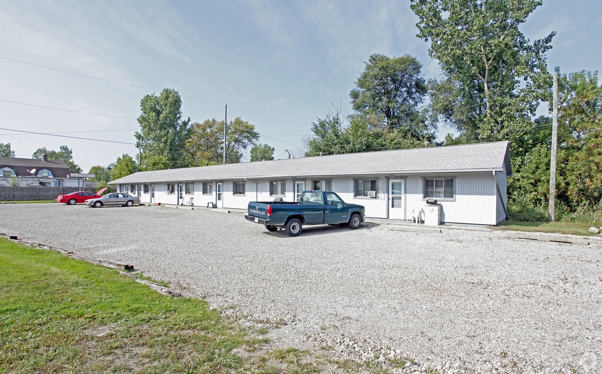 Building Photo - 10975 Gratiot Ave