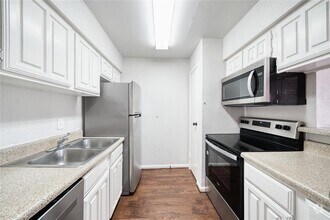 Building Photo - 6001 Reims Rd