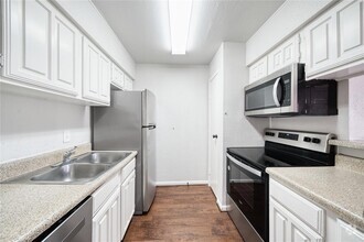 Building Photo - 6001 Reims Rd