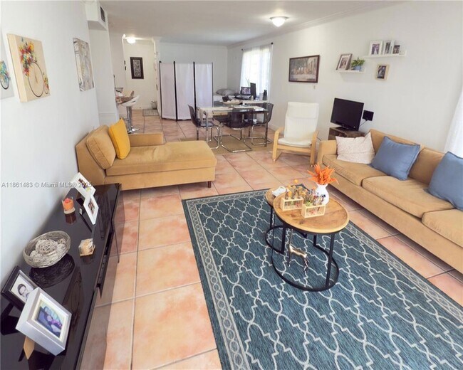 Foto del edificio - 1631 NE 114th St